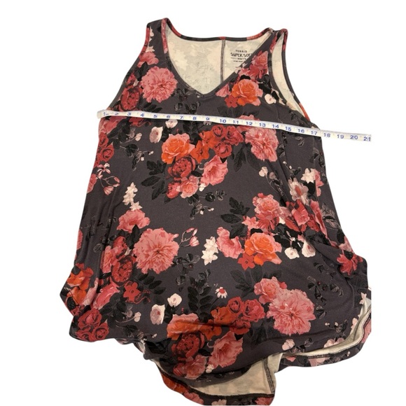 Torrid Super Soft Knit Size 0 Gray & Pink Floral Sleeveless V-Neck Top - Picture 5 of 5